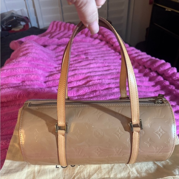 Louis Vuitton Monogram Vernis Bedford Bag
Authentic - Picture 11 of 17